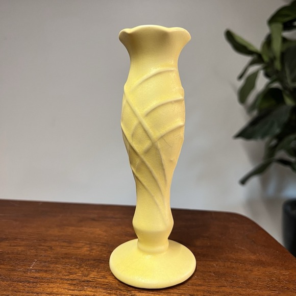 McCoy Pottery 1950s Matte Butter Yellow Bud Vase 6.75" MCM MCP - Picture 1 of 6
